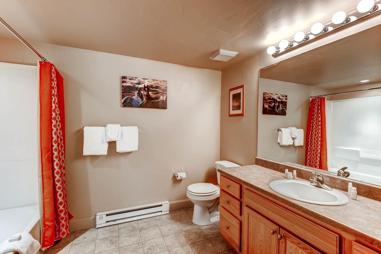 First Tracks Apartment Steamboat Springs Room photo